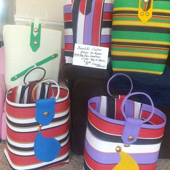 Beautiful Sassy hand and Beach Bags - Picture 2 of 4